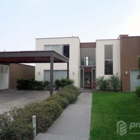 Moderna casa en La Planicie PRECIO A TRATAR