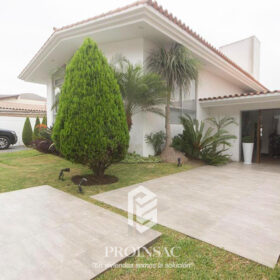 REMATE!! En Venta Hermosa Casa con Piscina en La Molina en zona tranquila y céntrica