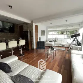 OPORTUNIDAD POR VIAJE!! Moderna Casa en La Molina Vieja