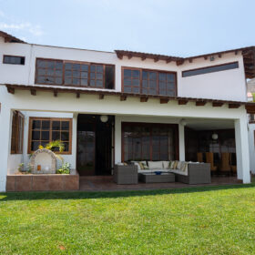 CASA CON EXCELENTE DISTRIBUCION – RINCONADA DEL LAGO – LA  MOLINA