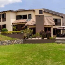 Exclusiva casa en venta – Las Lagunas, La Molina