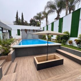 ESPECTACULAR CASA MODERNA EN LA PLANICIE