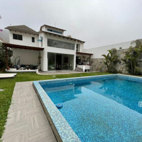 Moderna casa amoblada en alquiler, actualmente remodelada La Planicie