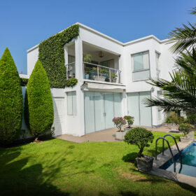 ESPECTACULAR CASA EN CONDOMINIO DE 3 CASAS - SOL DE LA MOLINA